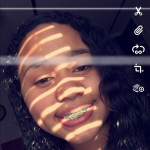 Meet your Posher, Eskarlee